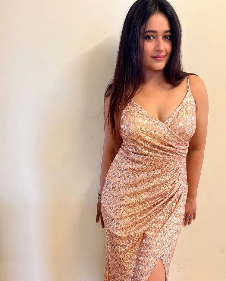 Poonam Bajwa Sizzles With Her Glamour