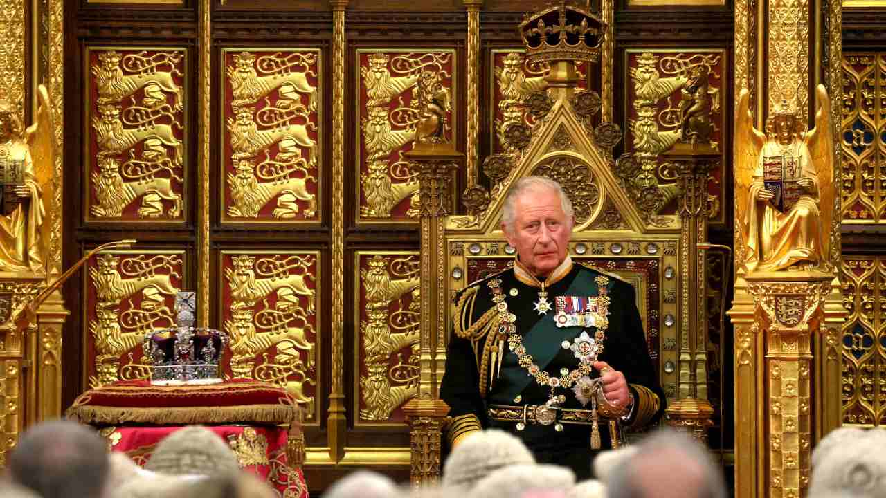 Prince Charles: బ్రిటన్ రాజుగా ప్రిన్స్ చార్లెస్.. క్వీన్ ఎలిజబెత్ వారసుడిగా ఎంపిక Prince Charles: బ్రిటన్ రాజుగా ప్రిన్స్ చార్లెస్.. క్వీన్ ఎలిజబెత్ వారసుడిగా ఎంపిక