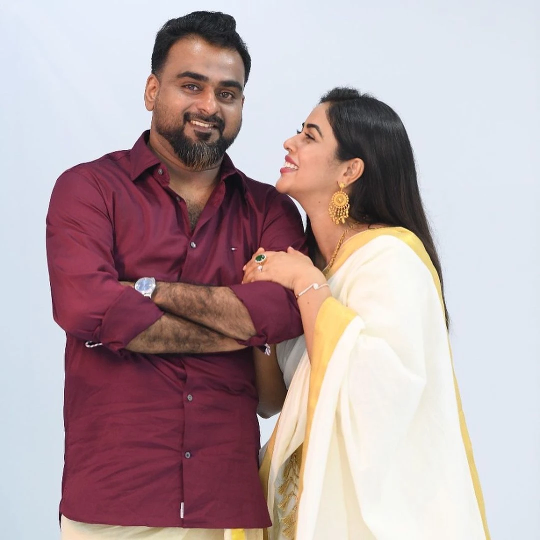 Actor Purna Celebrates Onam Festival with her Husband