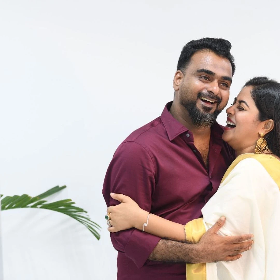Actor Purna Celebrates Onam Festival with her Husband