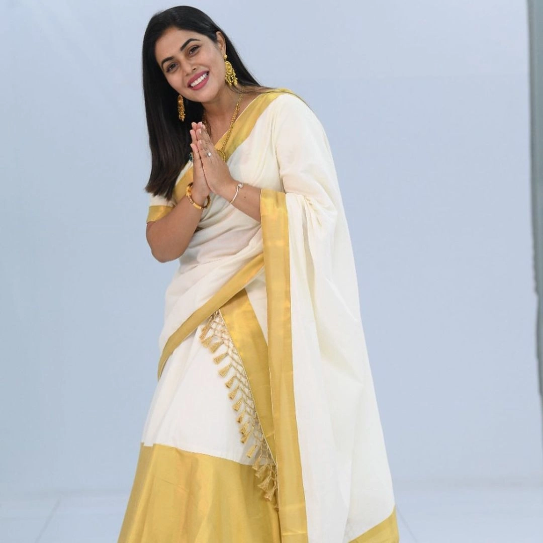 Actor Purna Celebrates Onam Festival with her Husband