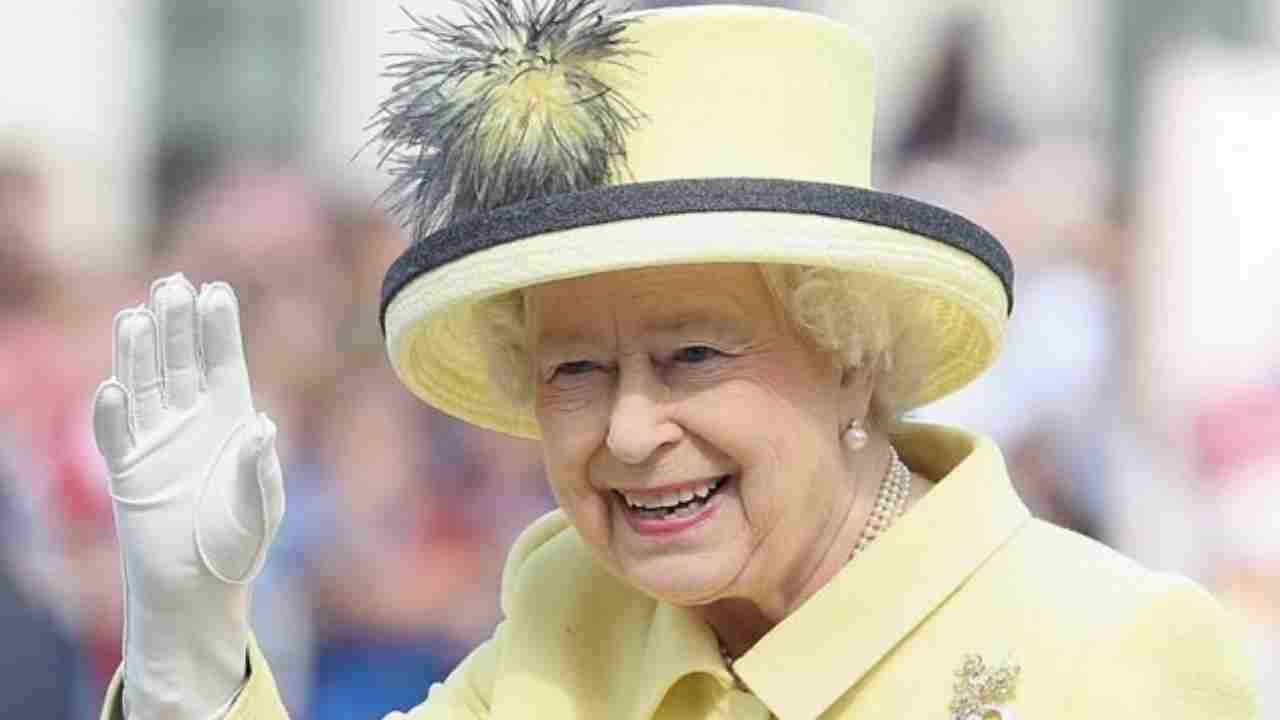 Queen Elizabeth II: బ్రిటన్ రాణి ఎలిజబెత్-2 భారత్లో మూడుసార్లు పర్యటించారు.. ఏఏ ప్రాంతాల్లో తెలుసా..? గాంధీ స్మారక చిహ్నం వద్ద మాత్రం.. Queen Elizabeth II: బ్రిటన్ రాణి ఎలిజబెత్-2 భారత్లో మూడుసార్లు పర్యటించారు.. ఏఏ ప్రాంతాల్లో తెలుసా..? గాంధీ స్మారక చిహ్నం వద్ద మాత్రం..