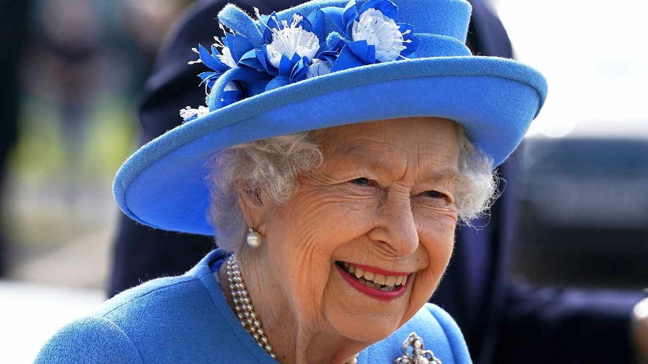 Queen Elizabeth II: 15 రాజ్యాలకు రాణి.. 23226 రోజుల పాలన.. ఇదీ క్వీన్ ఎలిజబెత్ ప్రస్థానం Queen Elizabeth II: 15 రాజ్యాలకు రాణి.. 23226 రోజుల పాలన.. ఇదీ క్వీన్ ఎలిజబెత్ ప్రస్థానం