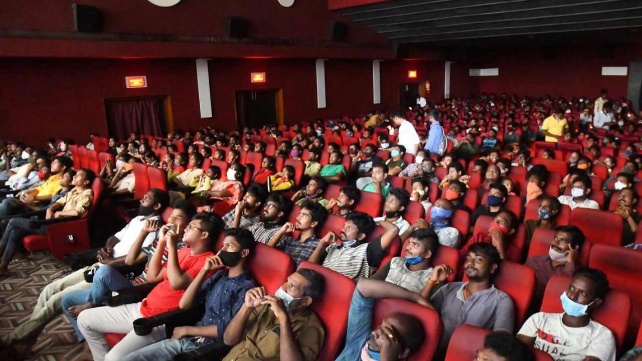 National Cinema Day: నేషనల్ సినిమా డే.. థియేటర్లకు ఎగబడ్డ జనం! National Cinema Day: నేషనల్ సినిమా డే.. థియేటర్లకు ఎగబడ్డ జనం!