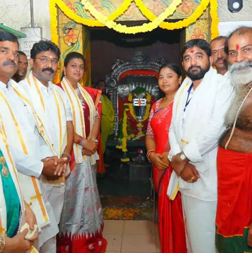 Roja Selvamani at Tripuranthakam Temple on Sharannavaratrulu first day