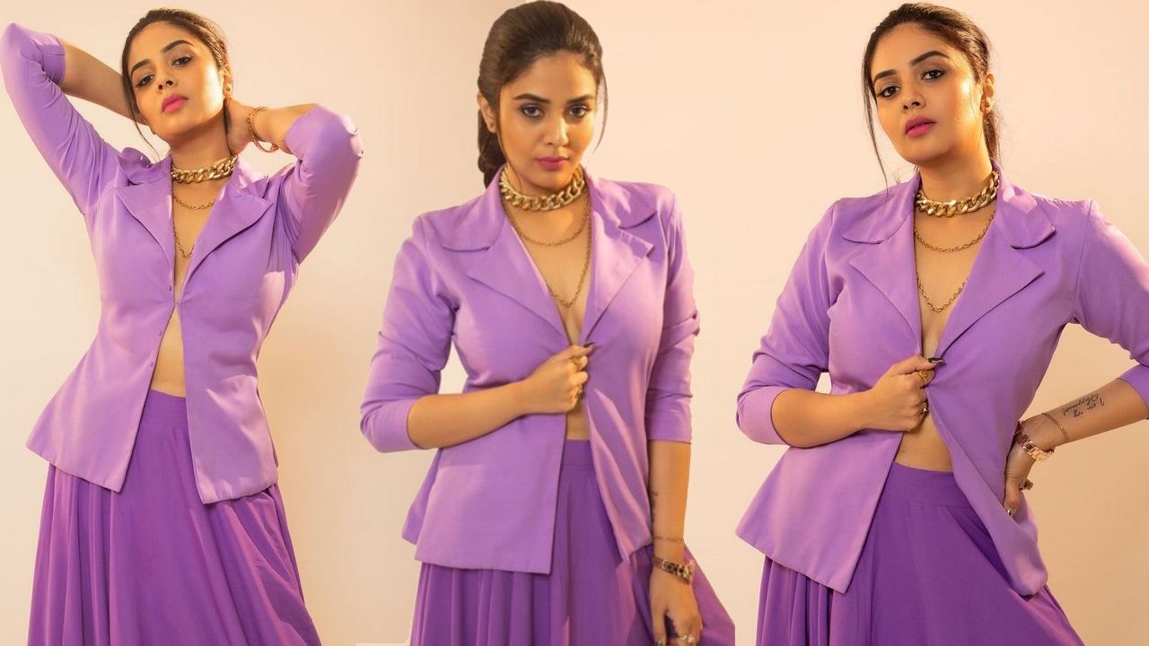 Sreemukhi Pics In Purple Dress Goes Viral
