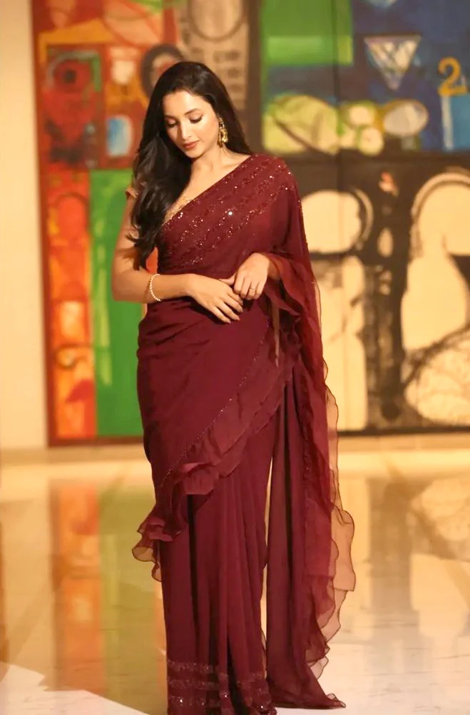 Srinidhi Shetty Sizzles In Saree