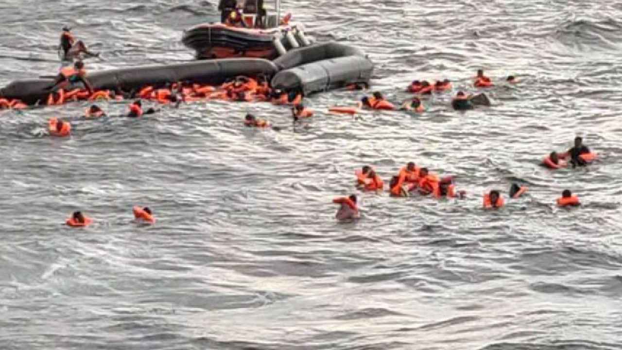 Syria Boat Capsize : తీవ్ర విషాదం.. సముద్రంలో పడవ మునిగి 77మంది దుర్మరణం Syria Boat Capsize : తీవ్ర విషాదం.. సముద్రంలో పడవ మునిగి 77మంది దుర్మరణం