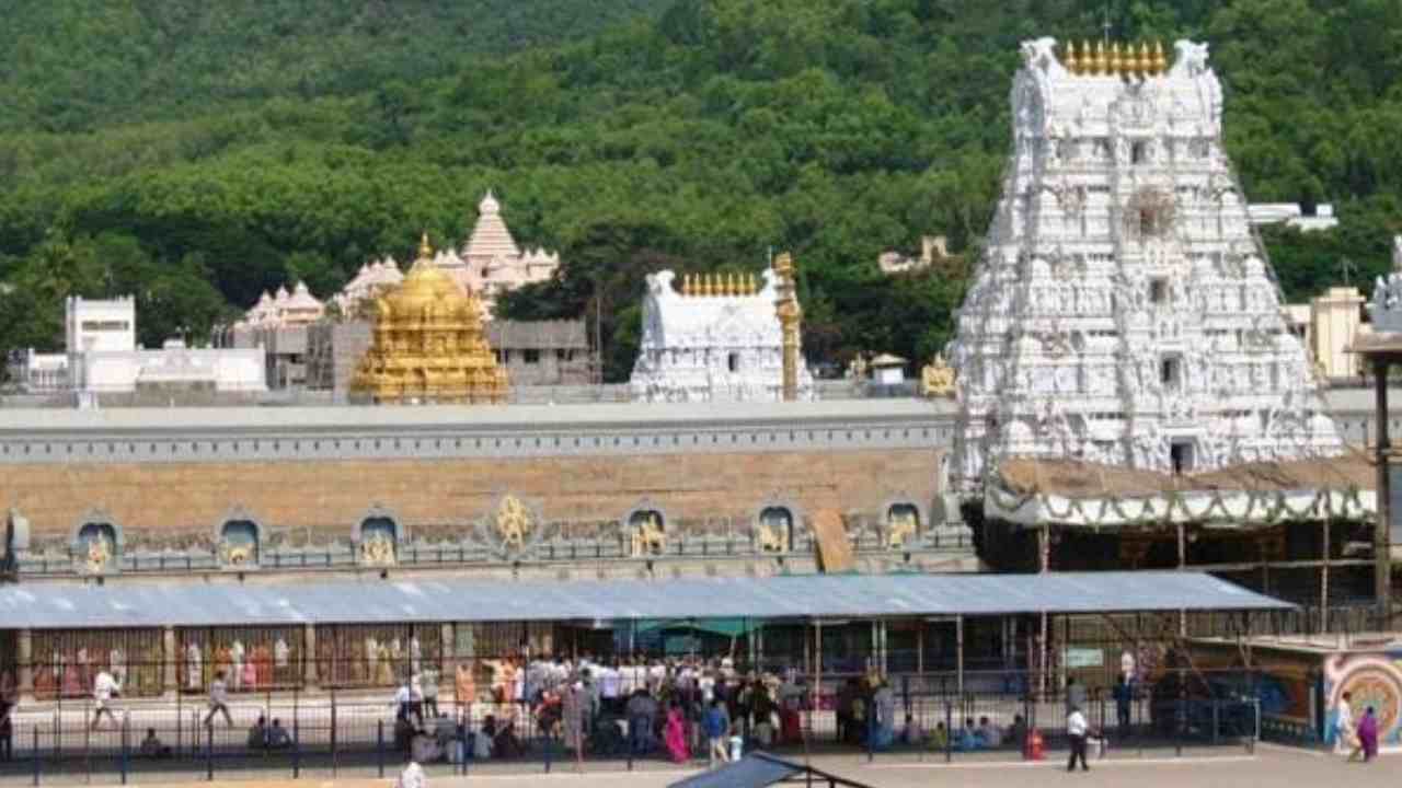 Tirumala Brahmotsavam: 27 నుంచి తిరుమల శ్రీవారి బ్రహ్మోత్సవాలు.. 12వేలు దాటితే మీ వాహనాలకు నో ఎంట్రీ .. Tirumala Brahmotsavam: 27 నుంచి తిరుమల శ్రీవారి బ్రహ్మోత్సవాలు.. 12వేలు దాటితే మీ వాహనాలకు నో ఎంట్రీ ..