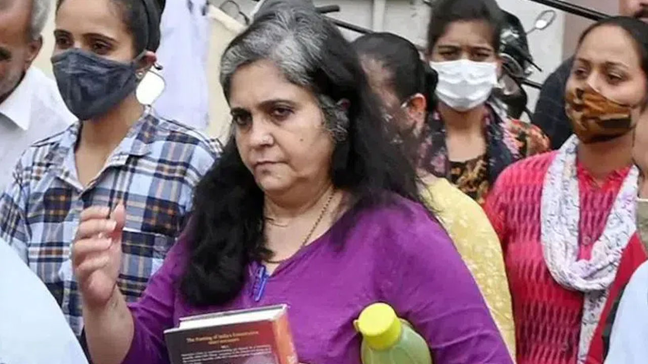 2002 Gujarat riots case: జైలు నుంచి విడుదలైన తీస్తా సెతల్వాద్ 2002 Gujarat riots case: జైలు నుంచి విడుదలైన తీస్తా సెతల్వాద్