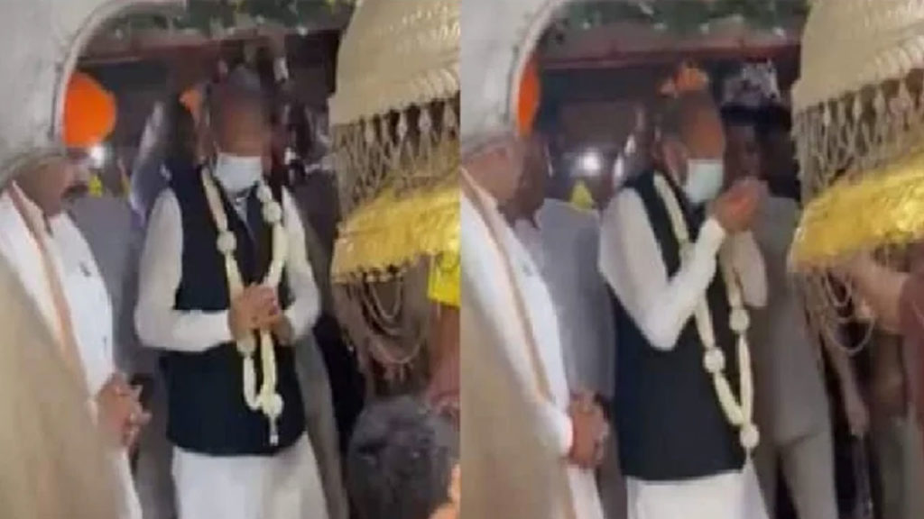 Rajasthan CM Ashok Gehlot drinks holy water with mask