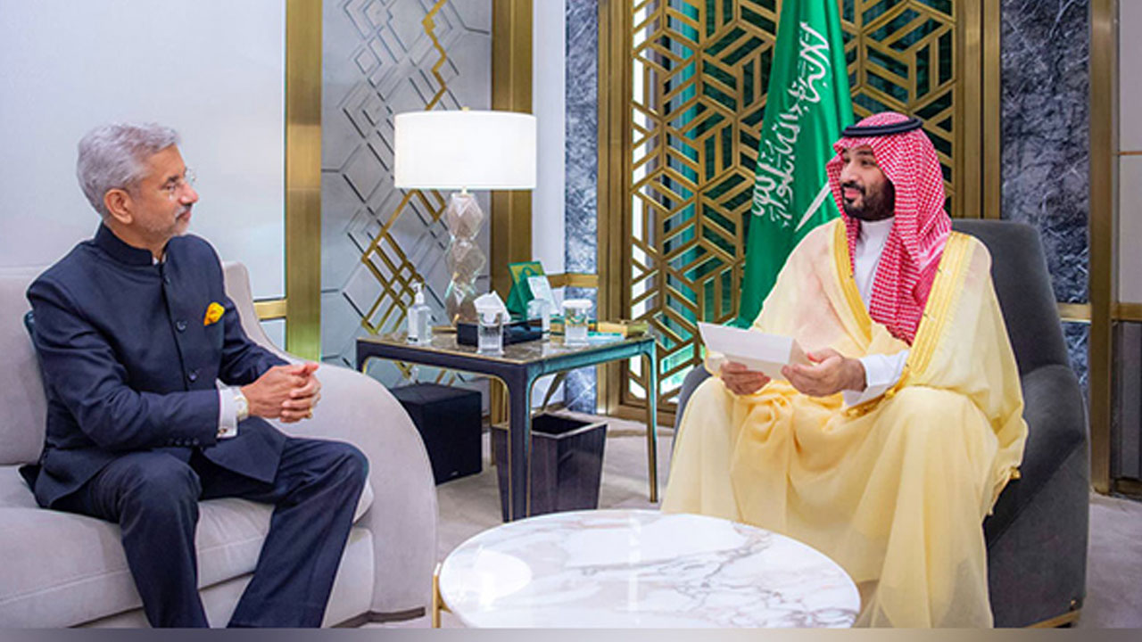 Jaishankar In Saudi: సౌది అరేబియా రాజుతో సమావేశమైన విదేశాంగ మంత్రి ఎస్.జయశంకర్ Jaishankar In Saudi: సౌది అరేబియా రాజుతో సమావేశమైన విదేశాంగ మంత్రి ఎస్.జయశంకర్