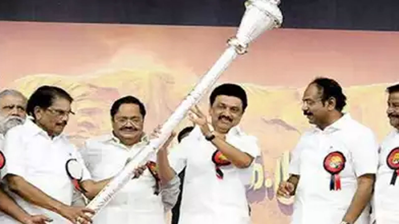 Tamilnadu: కాంగ్రెస్ పార్టీకి డీఎంకే గట్టి షాక్.. వచ్చే ఎన్నికల్లో ఒంటరిగానే బరిలోకి! Tamilnadu: కాంగ్రెస్ పార్టీకి డీఎంకే గట్టి షాక్.. వచ్చే ఎన్నికల్లో ఒంటరిగానే బరిలోకి!