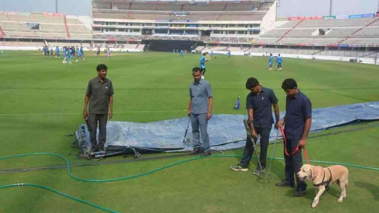 India vs Australia Match: రేపు భాగ్యనగరంలో భారత్ – ఆస్ట్రేలియా టీ20 మ్యాచ్.. ఫైనల్ పోరుకు ముస్తాబైన ఉప్పల్ స్టేడియం.. India vs Australia Match: రేపు భాగ్యనగరంలో భారత్ – ఆస్ట్రేలియా టీ20 మ్యాచ్.. ఫైనల్ పోరుకు ముస్తాబైన ఉప్పల్ స్టేడియం..