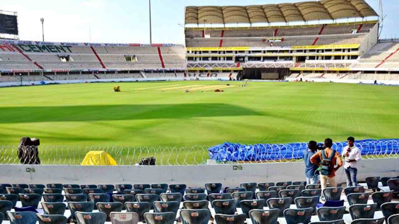 India vs Australia T20 Match: రేపు ఉప్పల్ స్టేడియంలో ఇండియా – ఆస్ట్రేలియా టీ20 మ్యాచ్.. స్టేడియంలోకి ఆ వస్తువులు తీసుకెళ్లొద్దు.. India vs Australia T20 Match: రేపు ఉప్పల్ స్టేడియంలో ఇండియా – ఆస్ట్రేలియా టీ20 మ్యాచ్.. స్టేడియంలోకి ఆ వస్తువులు తీసుకెళ్లొద్దు..