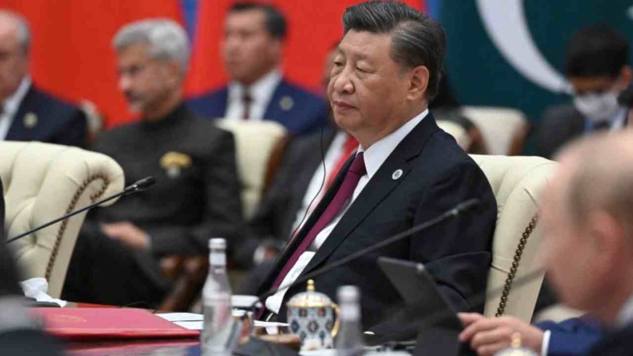Xi Jinping: ఎగ్జిబిషన్కు హాజరైంది ఒరిజినల్ చైనా అధ్యక్షుడు జిన్పింగ్ కాదా? ఆయన డూపా? అనుమానాలు ఎందుకంటే? Xi Jinping: ఎగ్జిబిషన్కు హాజరైంది ఒరిజినల్ చైనా అధ్యక్షుడు జిన్పింగ్ కాదా? ఆయన డూపా? అనుమానాలు ఎందుకంటే?