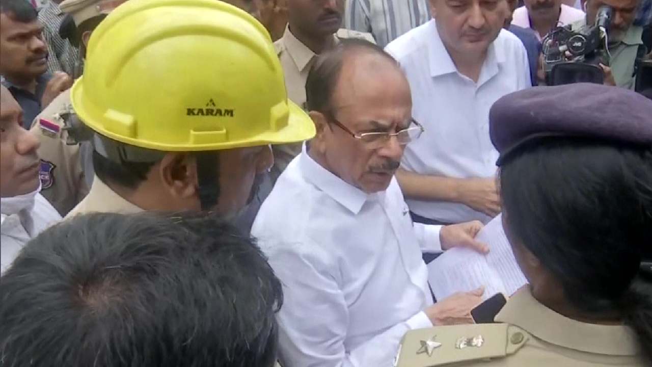 Secunderabad Fire Accident: సికింద్రాబాద్ అగ్నిప్రమాద ఘటన మృతుల కుటుంబాలకు పరిహారం Secunderabad Fire Accident: సికింద్రాబాద్ అగ్నిప్రమాద ఘటన మృతుల కుటుంబాలకు పరిహారం