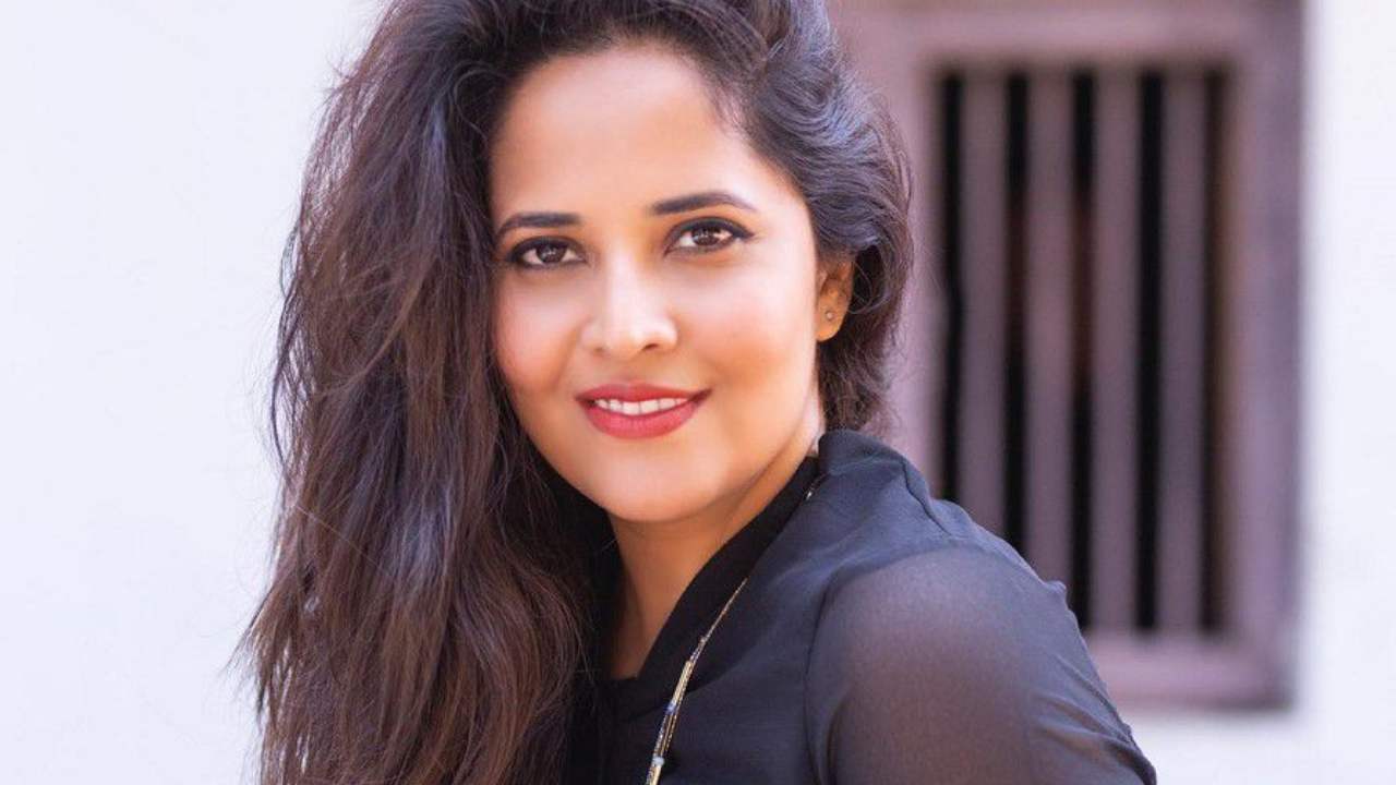 Anasuya : మీలా పనీపాట లేని వాళ్లకి బుద్ధి చెప్పే టైమ్ వచ్చింది.. మళ్ళీ ట్విట్టర్లో అనసూయ రచ్చ.. Anasuya : మీలా పనీపాట లేని వాళ్లకి బుద్ధి చెప్పే టైమ్ వచ్చింది.. మళ్ళీ ట్విట్టర్లో అనసూయ రచ్చ..