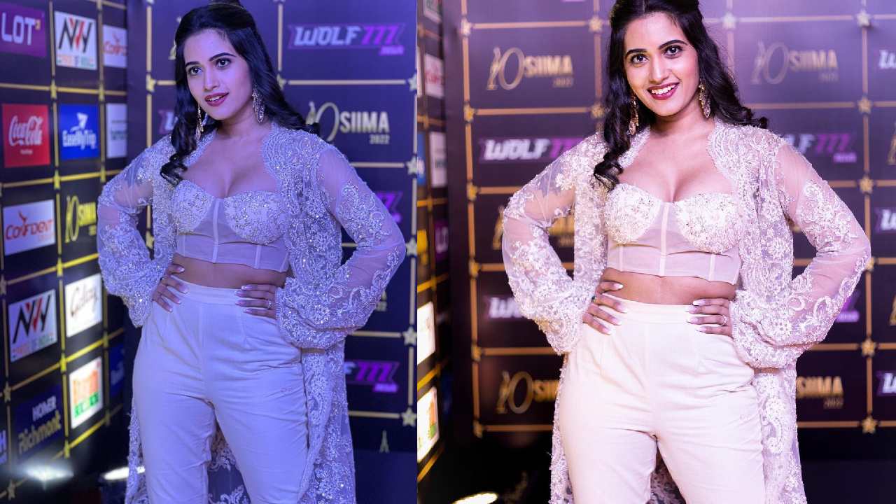 Anchor Sravanthi : బాబోయ్.. సైమా వేడుకల్లో అందాల ఆరబోతతో రెచ్చిపోయిన యాంకర్ స్రవంతి..