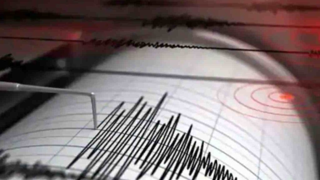 earthquake shakes Indonesia
