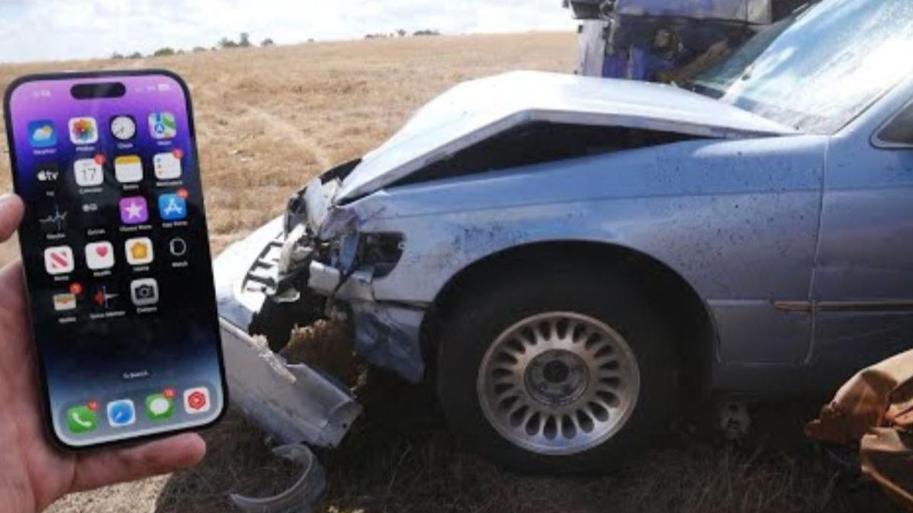 iPhone 14 Car Crash : ఐఫోన్ 14లో కారు క్రాష్ డిటెక్షన్ ఫీచర్.. కారు యాక్సిడెంట్ లైవ్ టెస్టు చేసిన యూట్యూబర్..! iPhone 14 Car Crash : ఐఫోన్ 14లో కారు క్రాష్ డిటెక్షన్ ఫీచర్.. కారు యాక్సిడెంట్ లైవ్ టెస్టు చేసిన యూట్యూబర్..!