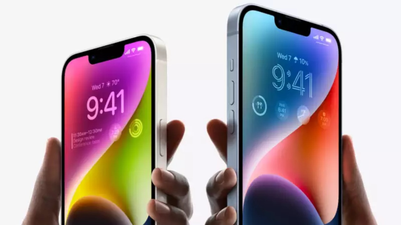 iPhone 14 Specifications : ఐఫోన్ 14 చూసేందుకు ఐఫోన్ 13 మాదిరిగానే ఉంటుంది.. ఆ ఫీచర్ ఒక్కటే పెద్దది.. ఏది బెటర్ అంటే? iPhone 14 Specifications : ఐఫోన్ 14 చూసేందుకు ఐఫోన్ 13 మాదిరిగానే ఉంటుంది.. ఆ ఫీచర్ ఒక్కటే పెద్దది.. ఏది బెటర్ అంటే?