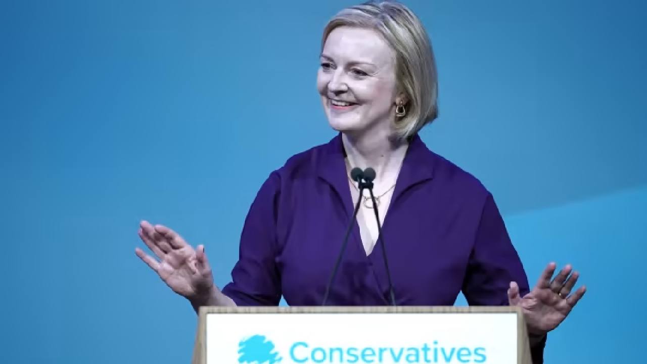 Liz Truss On victory: బ్రిటన్ కొత్త ప్రధానిగా ఎన్నికైన లిజ్ ట్రస్ ముందు అనేక సవాళ్ళు.. గెలిచాక ఆమె ఏం చెప్పారంటే.. Liz Truss On victory: బ్రిటన్ కొత్త ప్రధానిగా ఎన్నికైన లిజ్ ట్రస్ ముందు అనేక సవాళ్ళు.. గెలిచాక ఆమె ఏం చెప్పారంటే..