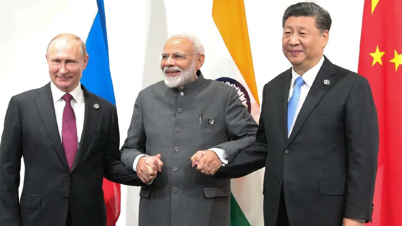 Shanghai Cooperation Organisation: ఎస్సీవో సభ్య దేశాల శిఖరాగ్ర సదస్సు.. ఉజ్బెకిస్థాన్కు నేడు మోదీ, జిన్ పింగ్, పుతిన్ Shanghai Cooperation Organisation: ఎస్సీవో సభ్య దేశాల శిఖరాగ్ర సదస్సు.. ఉజ్బెకిస్థాన్కు నేడు మోదీ, జిన్ పింగ్, పుతిన్