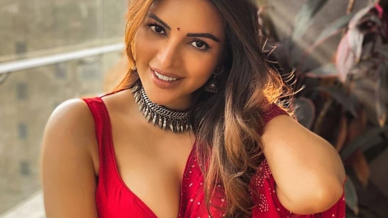 Shama Sikandar : సినిమా చేయకపోయినా అలా అడిగేవాళ్లు.. క్యాస్టింగ్ కౌచ్ పై మాట్లాడిన మరో బాలీవుడ్ హీరోయిన్.. Shama Sikandar : సినిమా చేయకపోయినా అలా అడిగేవాళ్లు.. క్యాస్టింగ్ కౌచ్ పై మాట్లాడిన మరో బాలీవుడ్ హీరోయిన్..