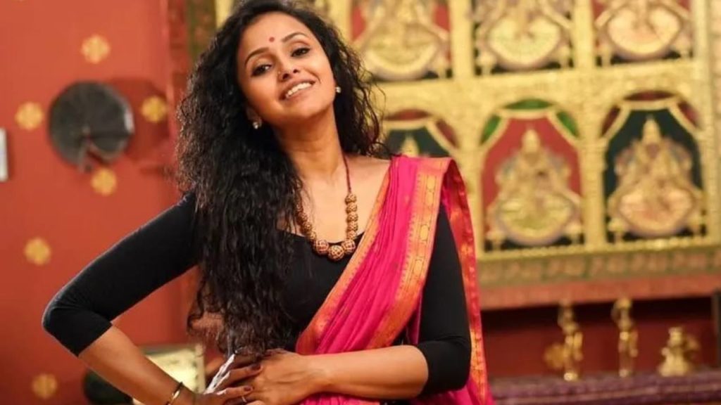 Singer Smita Sensational comments on BiggBoss