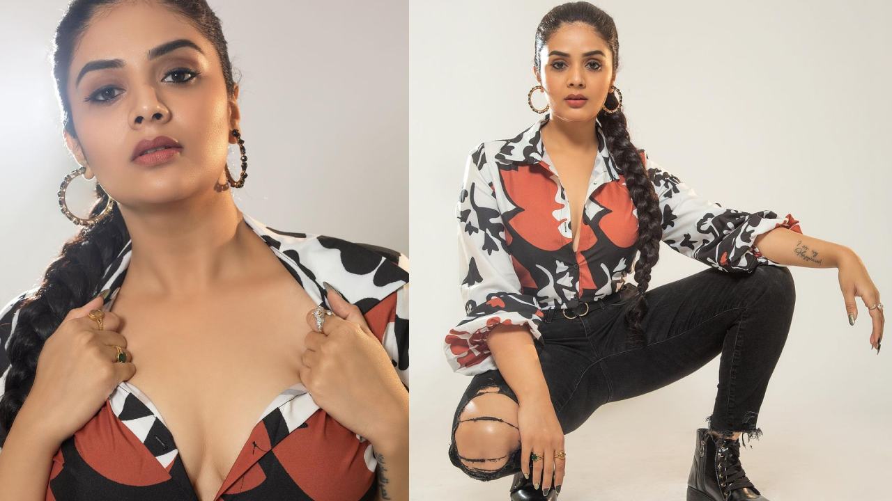 Sreemukhi : షర్ట్ బటన్ తీసేసి శ్రీముఖి క్లోజప్ ఫొటోలు.. జీన్స్, షర్ట్‌తో రచ్చ