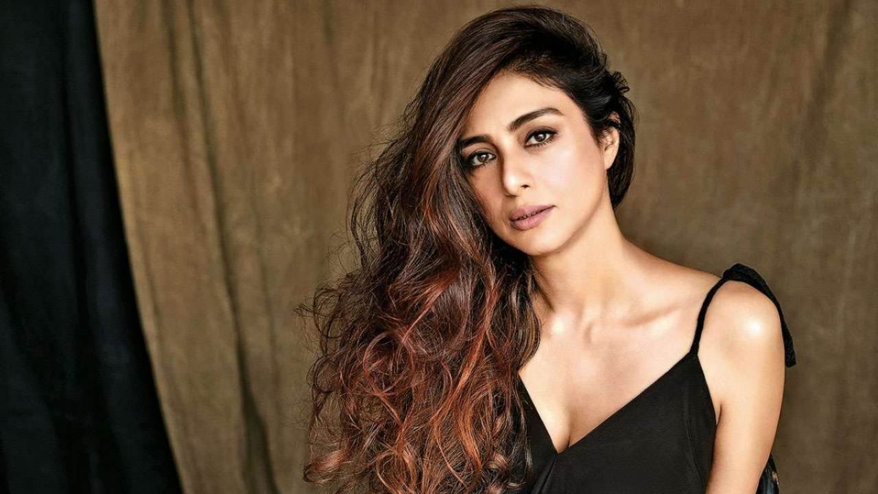 Tabu : తల్లవ్వాలంటే పెళ్లి చేసుకోవాలా? పెళ్లి చేసుకోకుండానే తల్లి అవ్వొచ్చు.. టబు వ్యాఖ్యలు.. Tabu : తల్లవ్వాలంటే పెళ్లి చేసుకోవాలా? పెళ్లి చేసుకోకుండానే తల్లి అవ్వొచ్చు.. టబు వ్యాఖ్యలు..