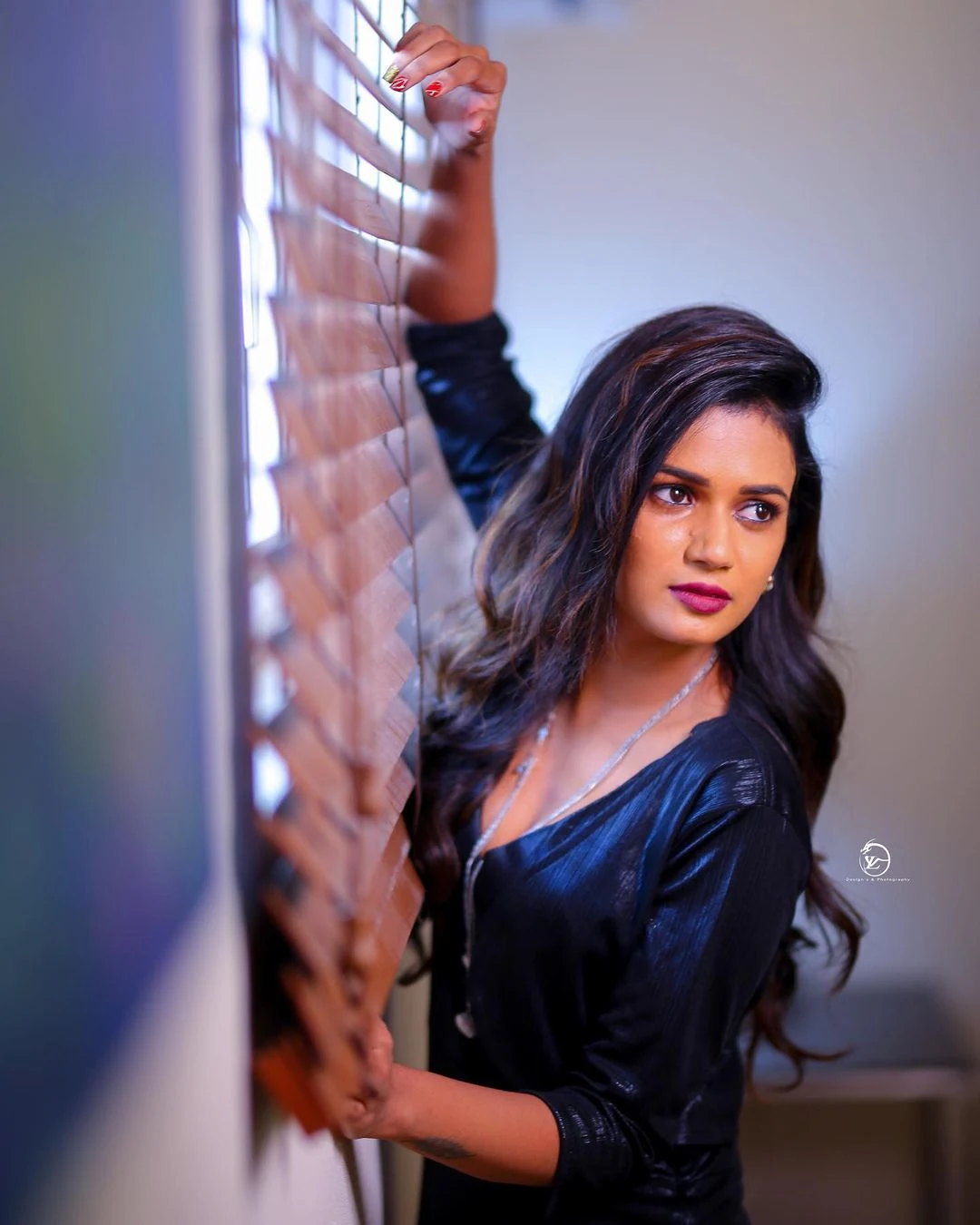 Ariyana Glory Stunning Poses in Black Dress Pic