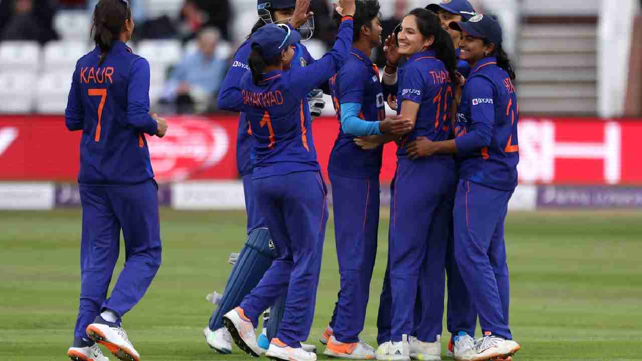 Asia Cup 2022: మహిళల ఆసియా కప్లో భారత్ శుభారంభం.. శ్రీలంకపై తొలి టీ20 గెలిచిన టీమిండియా Asia Cup 2022: మహిళల ఆసియా కప్లో భారత్ శుభారంభం.. శ్రీలంకపై తొలి టీ20 గెలిచిన టీమిండియా