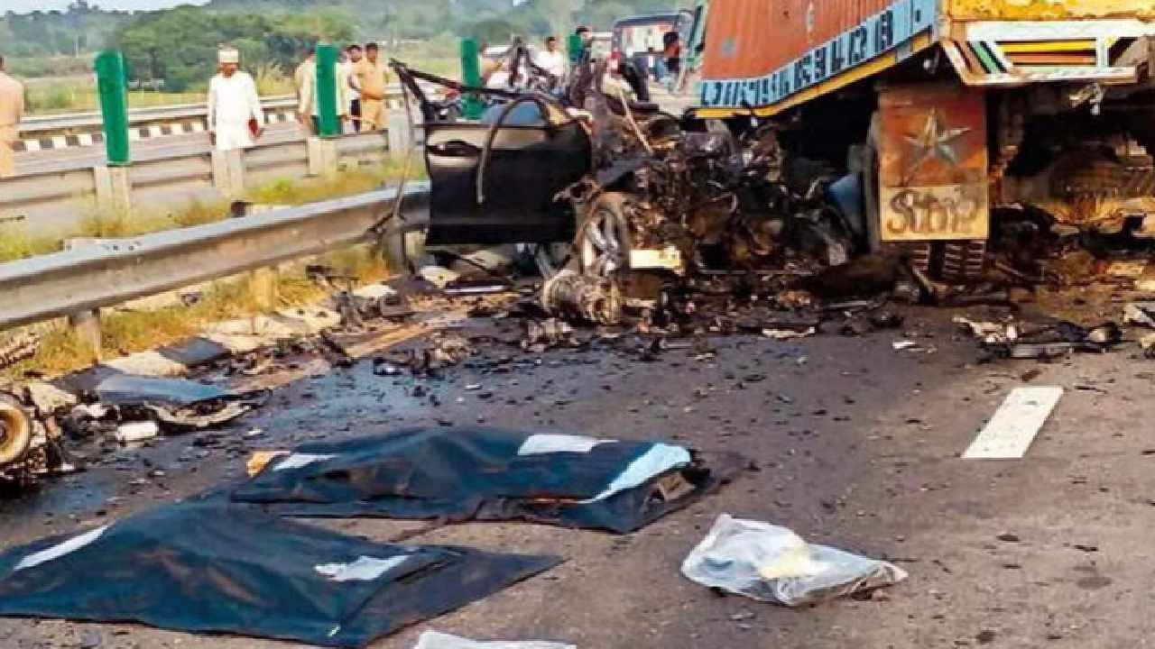 230 kmph: షాకింగ్ వీడియో.. కారు వేగం 230 కి.మీ.. బీఎండబ్ల్యూ కారు ప్రమాద ఘటనలో సంచలన వీడియో విడుదల 230 kmph: షాకింగ్ వీడియో.. కారు వేగం 230 కి.మీ.. బీఎండబ్ల్యూ కారు ప్రమాద ఘటనలో సంచలన వీడియో విడుదల