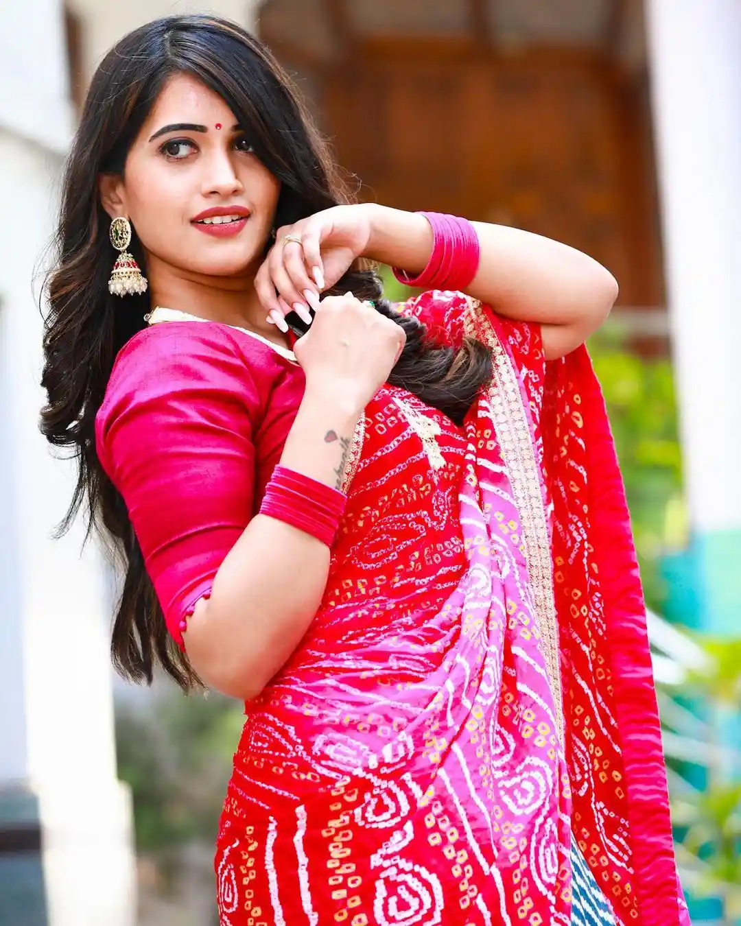 BiggBoss Sravanthi Saree Pics