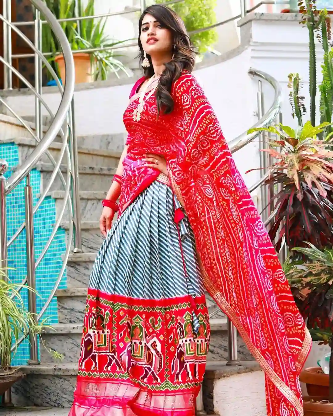 BiggBoss Sravanthi Saree Pics