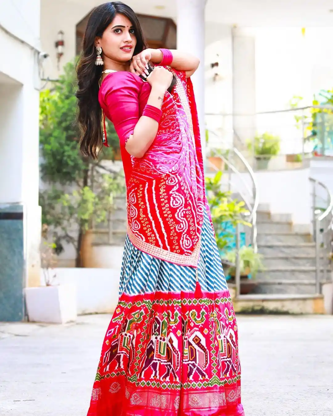 BiggBoss Sravanthi Saree Pics