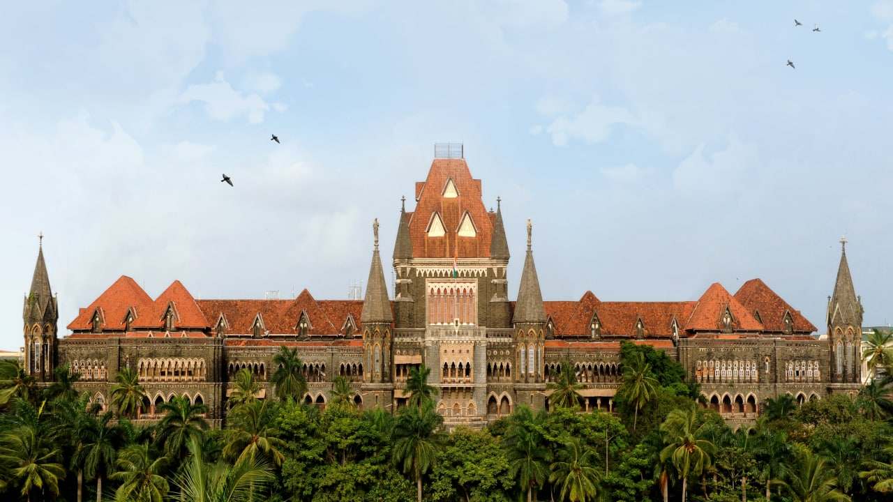 Bombay High Court : తొమ్మిదేళ్ల బాలుడిపై మహిళ ఫిర్యాదు .. కేసు నమోదు చేసిన పోలీసులపై కోర్టు ఆగ్రహం Bombay High Court : తొమ్మిదేళ్ల బాలుడిపై మహిళ ఫిర్యాదు .. కేసు నమోదు చేసిన పోలీసులపై కోర్టు ఆగ్రహం