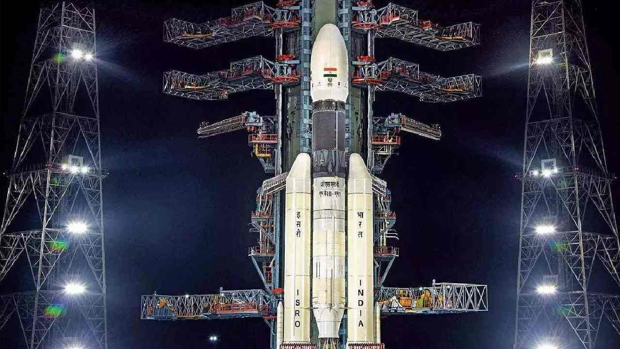 Chandrayaan-3: వచ్చే ఏడాది జూన్లో చంద్రయాన్-3.. వెల్లడించిన ఇస్రో ఛైర్మన్ Chandrayaan-3: వచ్చే ఏడాది జూన్లో చంద్రయాన్-3.. వెల్లడించిన ఇస్రో ఛైర్మన్