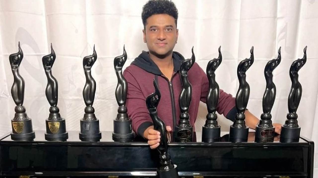 Devi Sri Prasad: 20 సంవత్సరాల్లో 10 ఫిలింఫేర్ అవార్డులు.. Devi Sri Prasad: 20 సంవత్సరాల్లో 10 ఫిలింఫేర్ అవార్డులు..