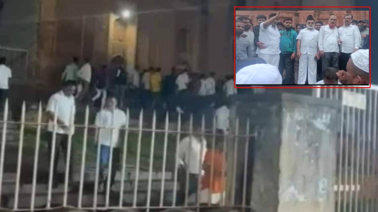 Durga pooja In Masjid : దసరా రోజున మసీదులో దుర్గా పూజ చేసిన వ్యక్తులు .. వారిపై చర్యలు తీసుకోకుంటే నిరసలు చేస్తామని ముస్లిం సంఘాల హెచ్చరిక Durga pooja In Masjid : దసరా రోజున మసీదులో దుర్గా పూజ చేసిన వ్యక్తులు .. వారిపై చర్యలు తీసుకోకుంటే నిరసలు చేస్తామని ముస్లిం సంఘాల హెచ్చరిక