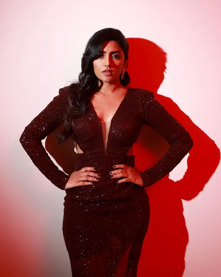 Eesha Rebba Stuns With Her Latest Pics