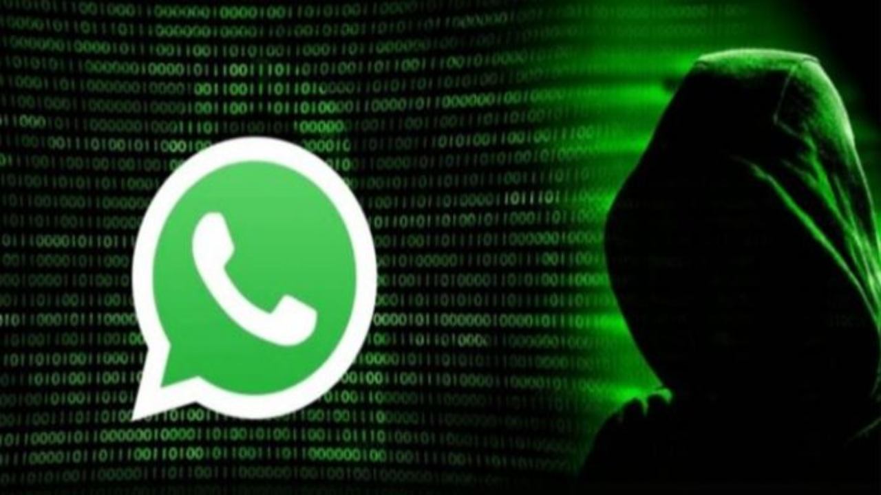 Fake WhatsApp Apps : ఈ ఫేక్ వాట్సాప్ యాప్లు వాడుతున్నారా? మీ డేటా డేంజర్లో పడినట్టే.. సేఫ్గా ఉండాలంటే ఇలా చేయాల్సిందే..! Fake WhatsApp Apps : ఈ ఫేక్ వాట్సాప్ యాప్లు వాడుతున్నారా? మీ డేటా డేంజర్లో పడినట్టే.. సేఫ్గా ఉండాలంటే ఇలా చేయాల్సిందే..!