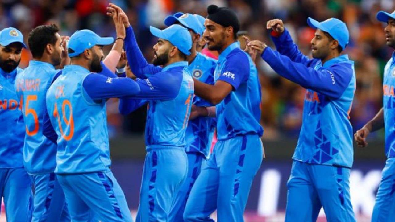 India vs South Africa: టాస్ గెలిచి బ్యాటింగ్ ఎంచుకున్న ఇండియా.. అక్సర్ పటేల్ స్థానంలో దీపక్ హుడాకు చోటు India vs South Africa: టాస్ గెలిచి బ్యాటింగ్ ఎంచుకున్న ఇండియా.. అక్సర్ పటేల్ స్థానంలో దీపక్ హుడాకు చోటు
