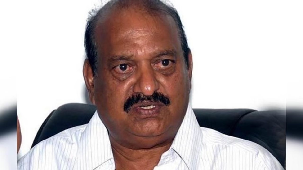 JC Prabhakar Reddy..ED investigation : ఈడీ విచారణకు హాజరైన జేసీ ప్రభాకర్ రెడ్డి JC Prabhakar Reddy..ED investigation : ఈడీ విచారణకు హాజరైన జేసీ ప్రభాకర్ రెడ్డి