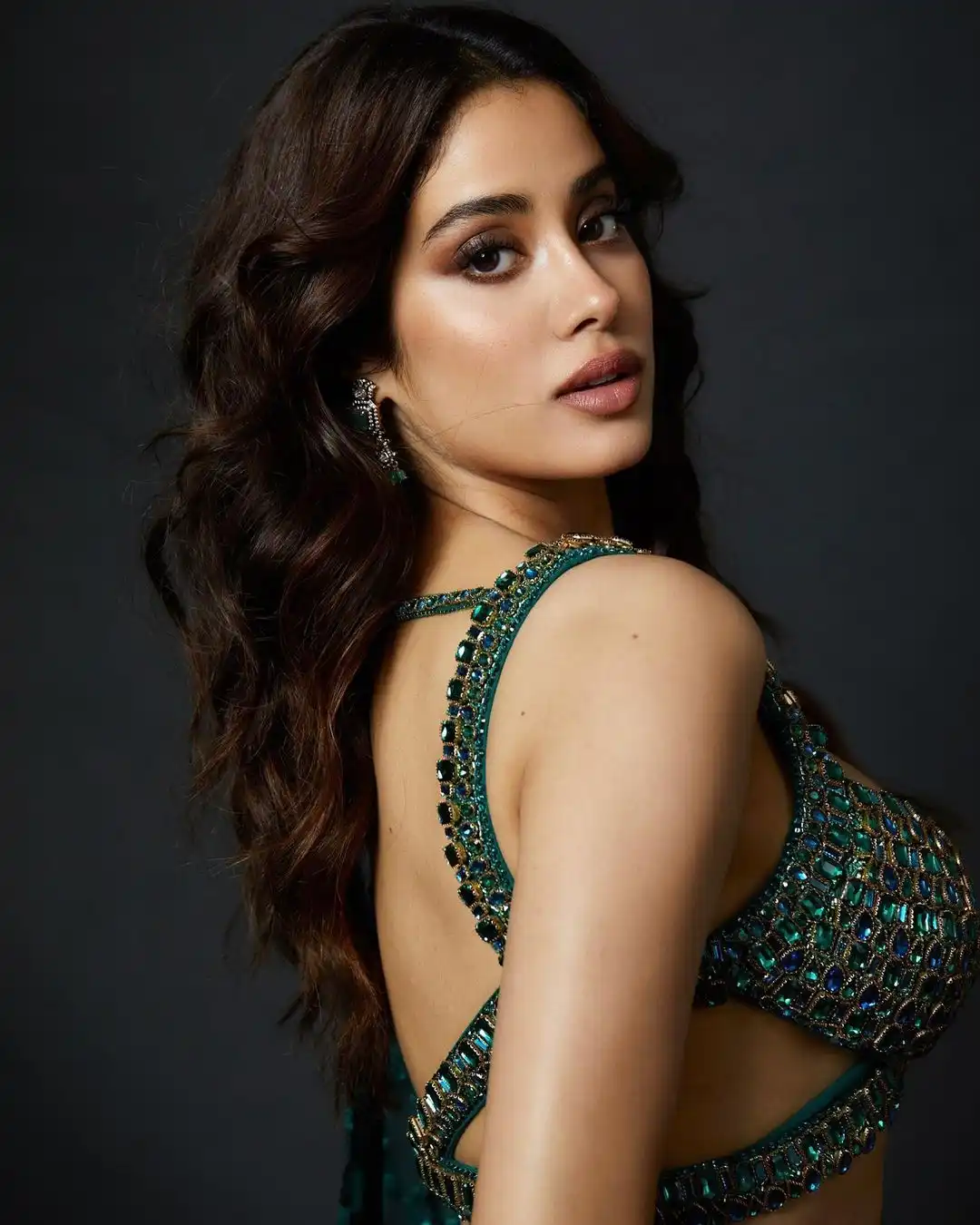 Janhvi Kapoor Steals The Hearts In Lehenga Wear