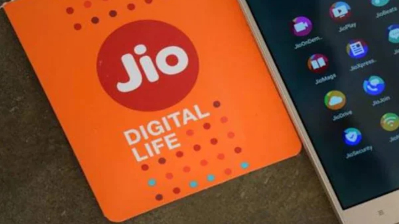 Jio 5G rolling out in 4 cities, download speed touches 600mbps mark in Delhi