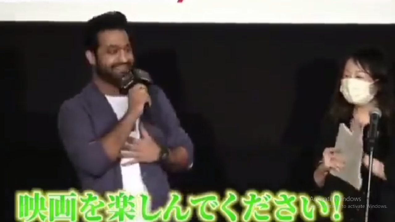 NTR: జపనీస్ బాషాని కూడా మాట్లాడేస్తున్న జూనియర్ ఎన్టీఆర్.. NTR: జపనీస్ బాషాని కూడా మాట్లాడేస్తున్న జూనియర్ ఎన్టీఆర్..