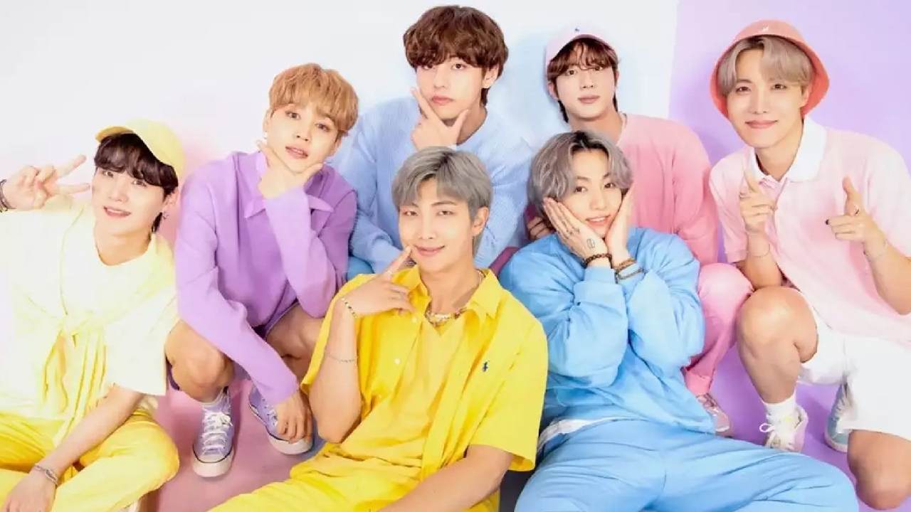 K-pop group BTS members: సైన్యంలో చేరడానికి సన్నద్ధమవుతున్న కే-పాప్ బ్యాండ్ బీటీఎస్ యువకులు K-pop group BTS members: సైన్యంలో చేరడానికి సన్నద్ధమవుతున్న కే-పాప్ బ్యాండ్ బీటీఎస్ యువకులు